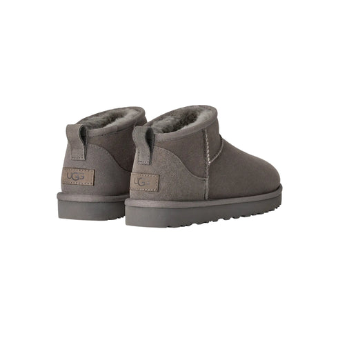 Stivaletto Donna Classic Ultra Mini in montone e pelle scamosciata, con suola in gomma