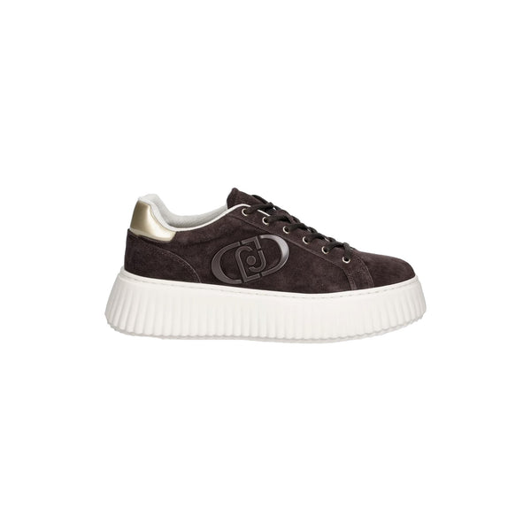 Sneakers Donna con una tomaia scamosciata e maxi logo laterale