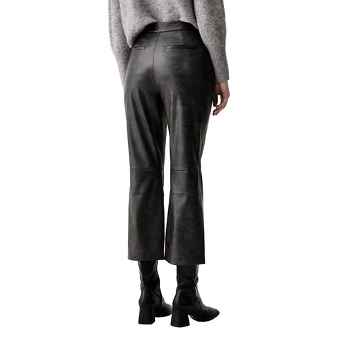Pantalone Donna modello mini flare, con tasche posteriori a filetto