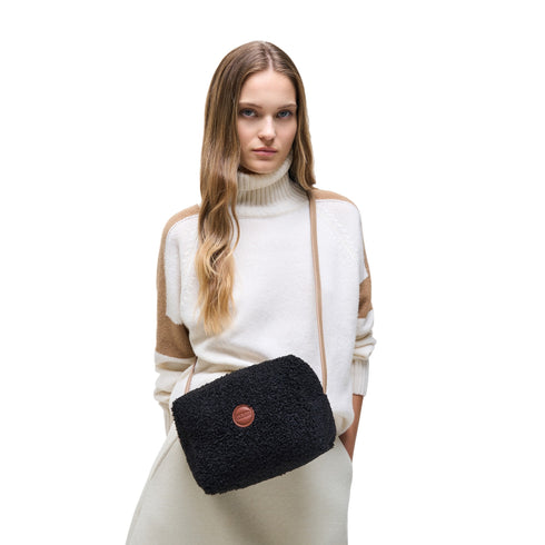 Borsa Donna in teddy, con chiusura zip e logo iconico applicato