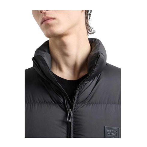 Emporio Armani Piumino corto Piumino Uomo con applicazione logo Nero A24 - EMPORIO ARMANI6D1BF61NQTZ - 0999 - 48 - Francavilla Moda
