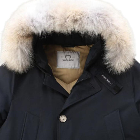 Parka Uomo Arctic Anorak con pelliccia e tracolla interna Blu WOOLRICH- Francavilla Moda