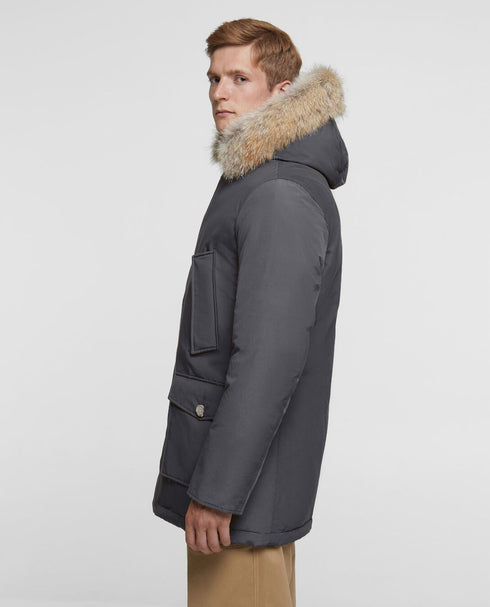 Parka Uomo Arctic Parka DF regular fit Grigio scuro WOOLRICH- Francavilla Moda