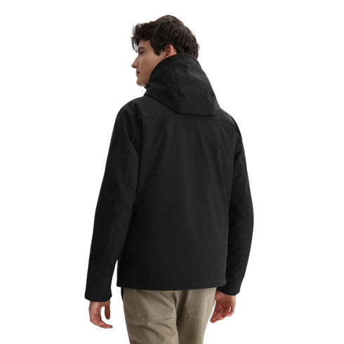 Piumino Uomo Pacific Softshell impermeabile Nero WOOLRICH- Francavilla Moda
