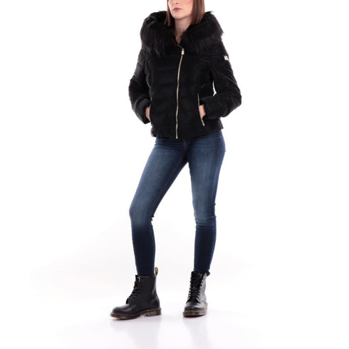 Piumino Donna con ecopelliccia e cappuccio estraibile Nero YESZEE- Francavilla Moda